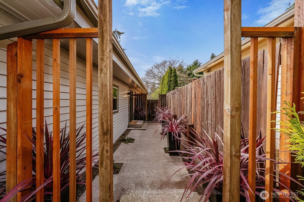 Photo of 15863 15th Avenue NE, Shoreline, WA 98155 (MLS # 2501427)