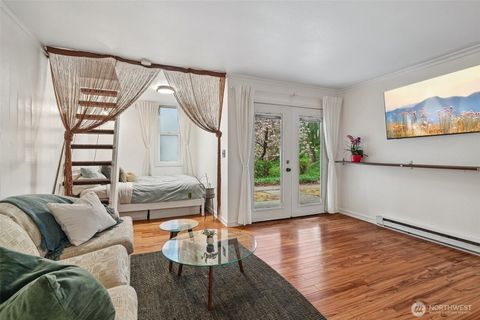 Photo of 13759 NE 69th Street #674, Redmond, WA 98052 (MLS # 2502697)