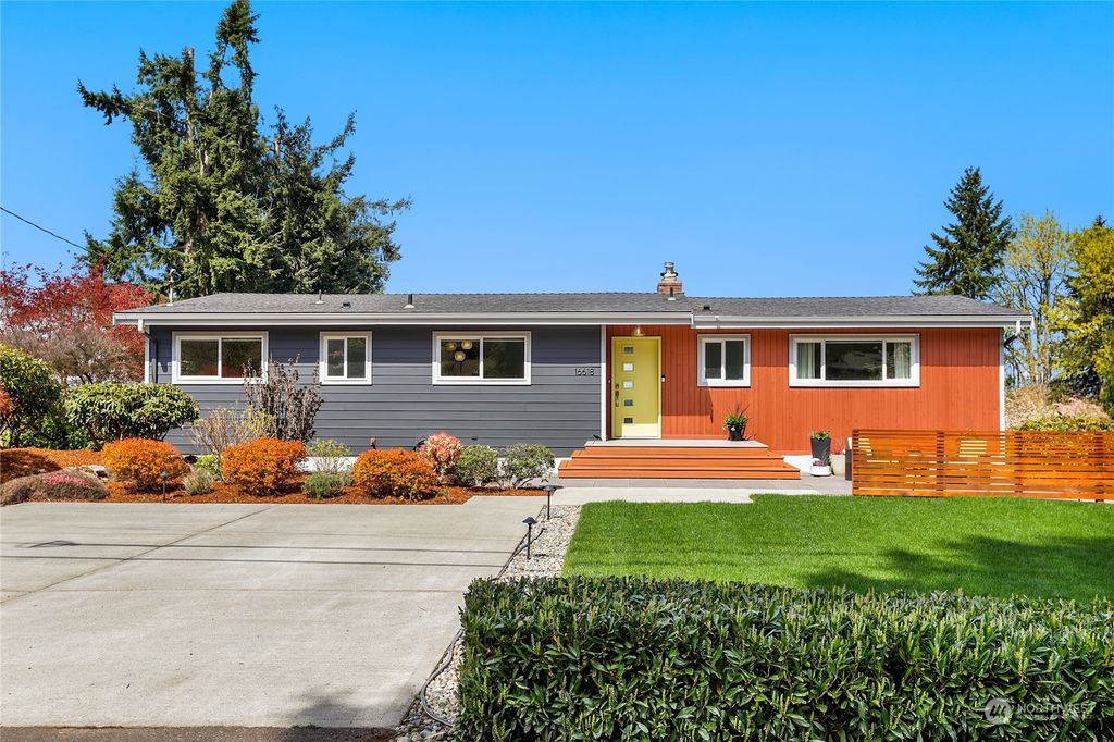 Photo of 16618 SE 45th Street, Bellevue, WA 98006 (MLS # 2222839)