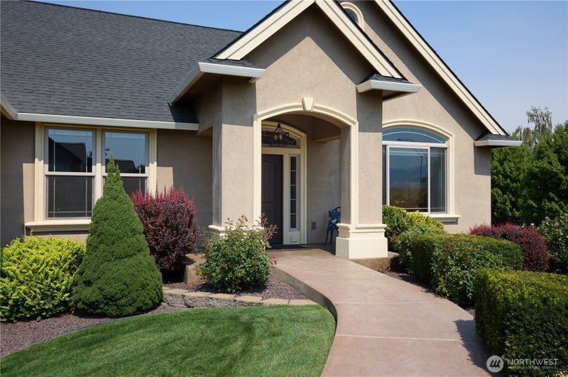 404 Coyote Ridge Dr