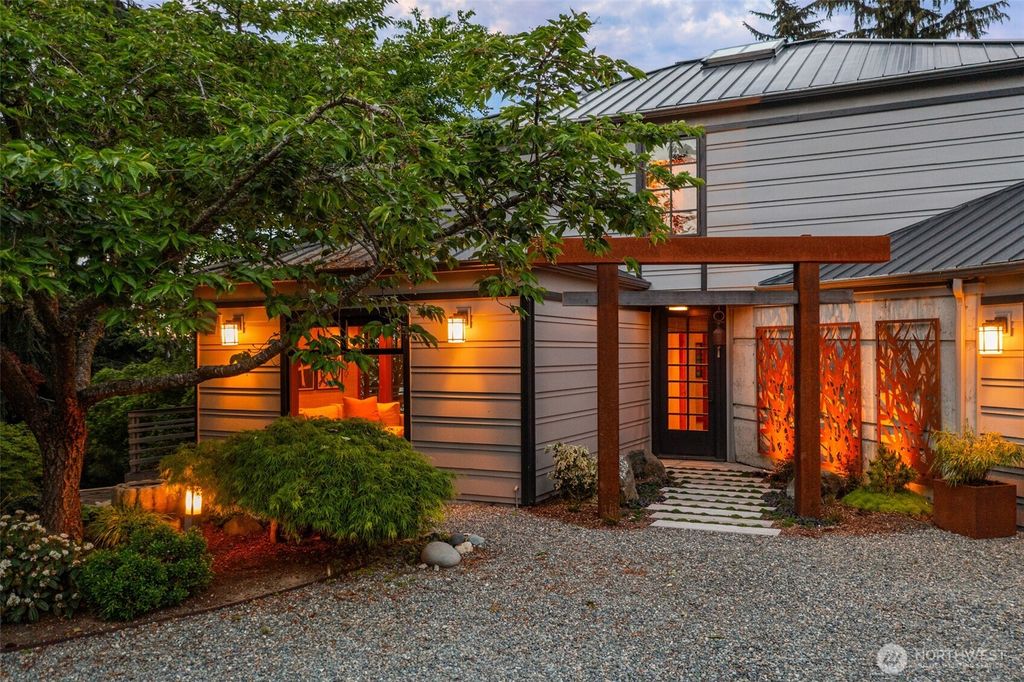 Photo of 6814 SW Maury Park Rd RD, Vashon, WA 98070 (MLS # 2510329)
