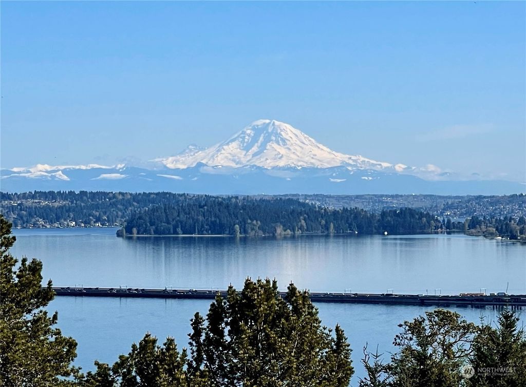 Photo of 3515 E Conover Court, Seattle, WA 98122 (MLS # 2101910)