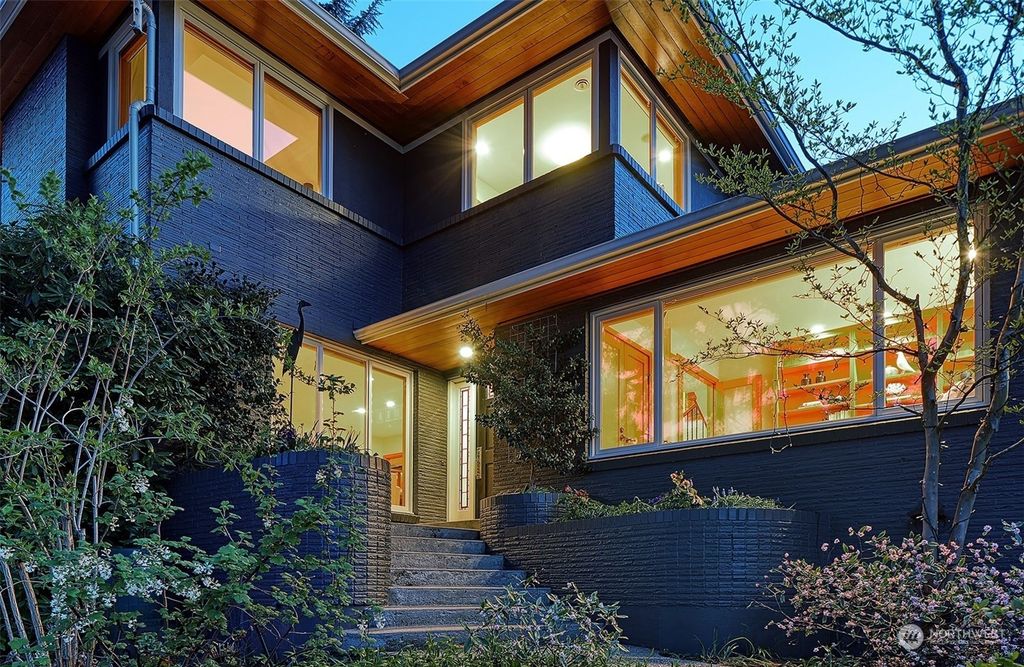 Photo of 3515 E Conover Court, Seattle, WA 98122 (MLS # 2101910)