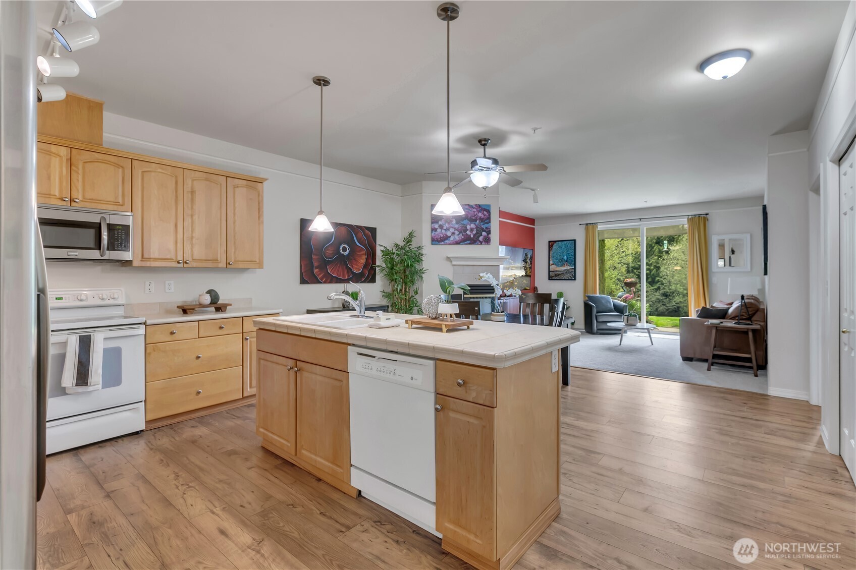 23009 Lakeview Drive B103