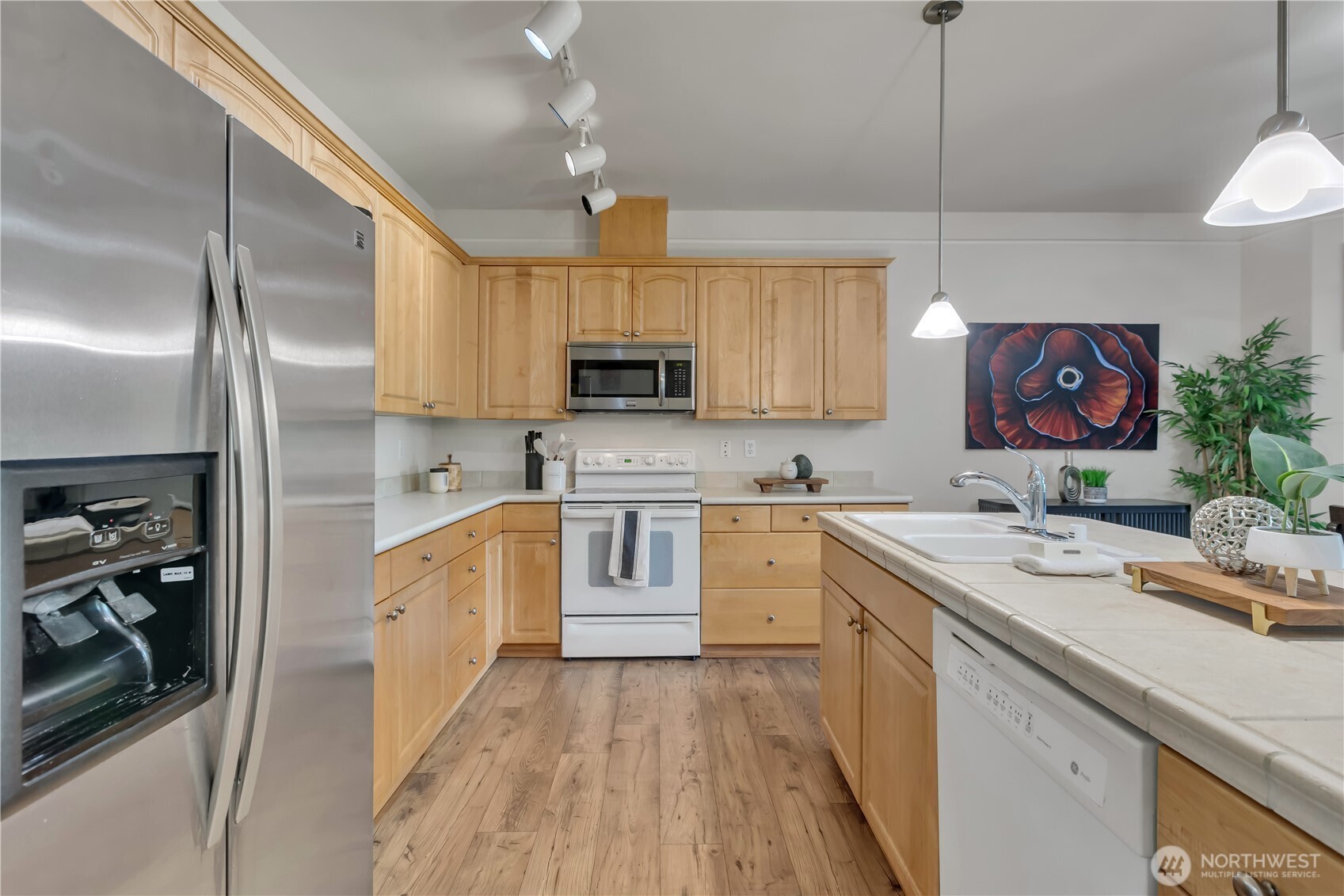23009 Lakeview Drive B103