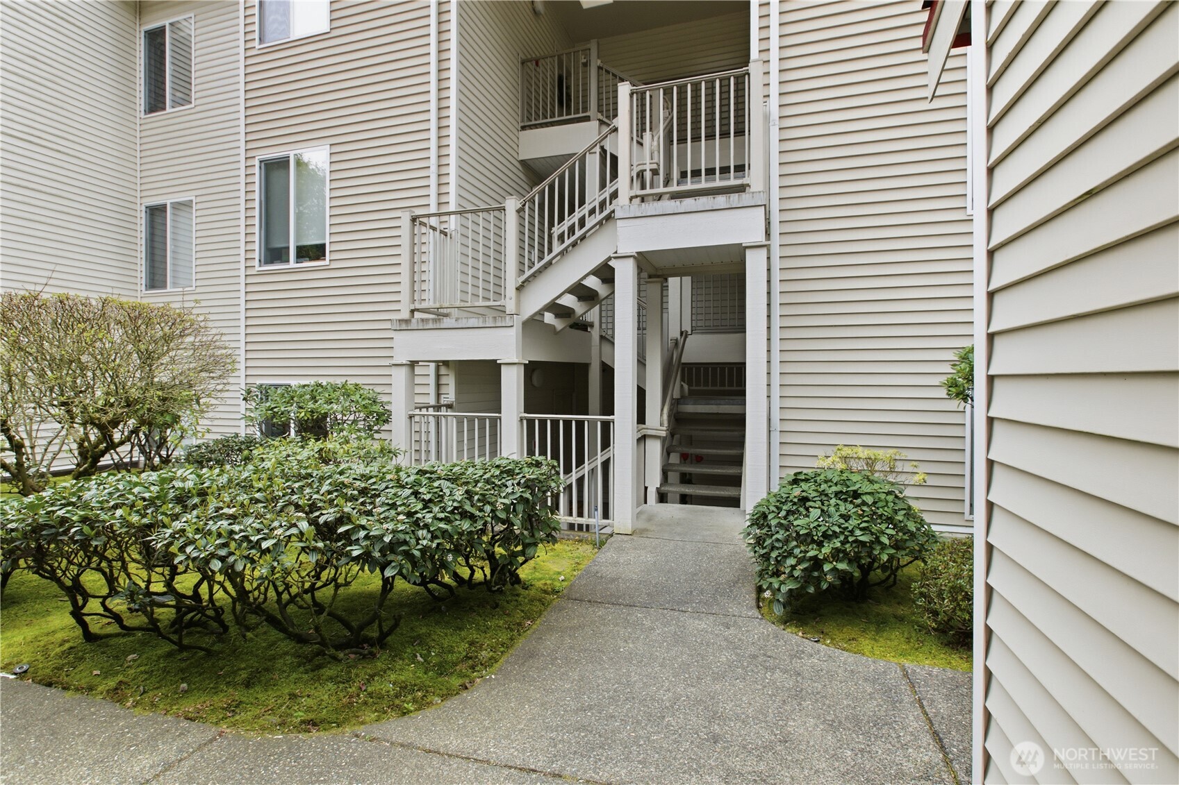 23009 Lakeview Drive B103