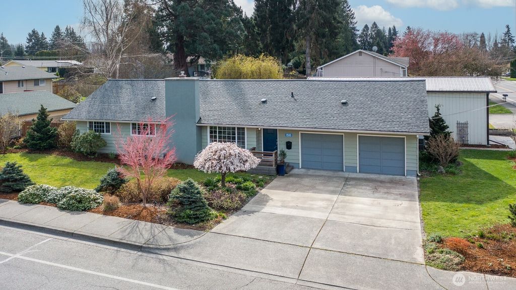 Photo of 1500 E Fairhaven Avenue, Burlington, WA 98233 (MLS # 2495921)