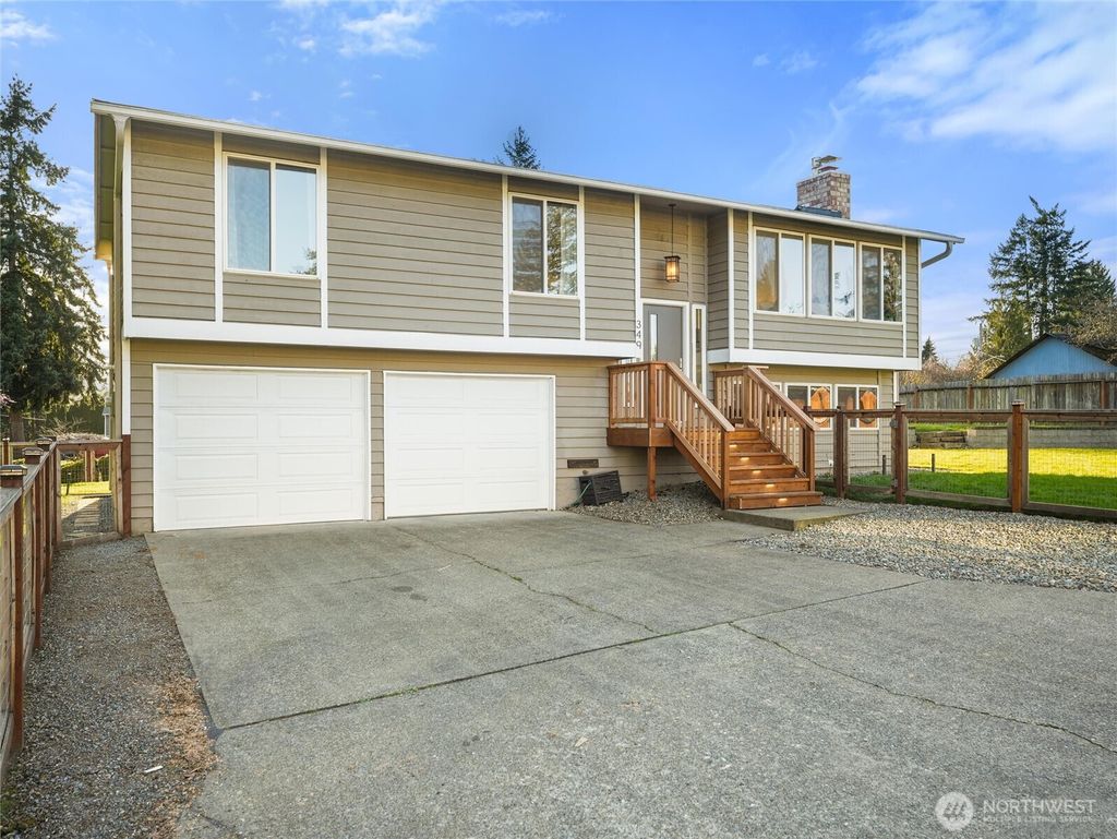 Photo of 349 Anacortes Avenue SE, Renton, WA 98059 (MLS # 2479104)