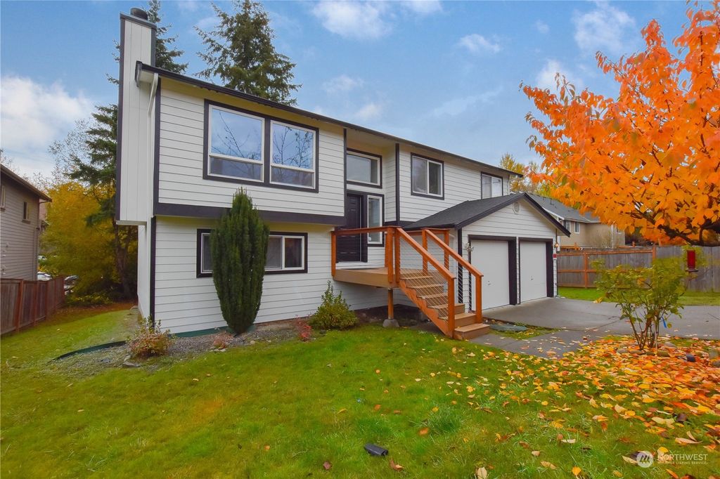 Photo of 5966 18th Avenue SW, Seattle, WA 98106 (MLS # 2309757)