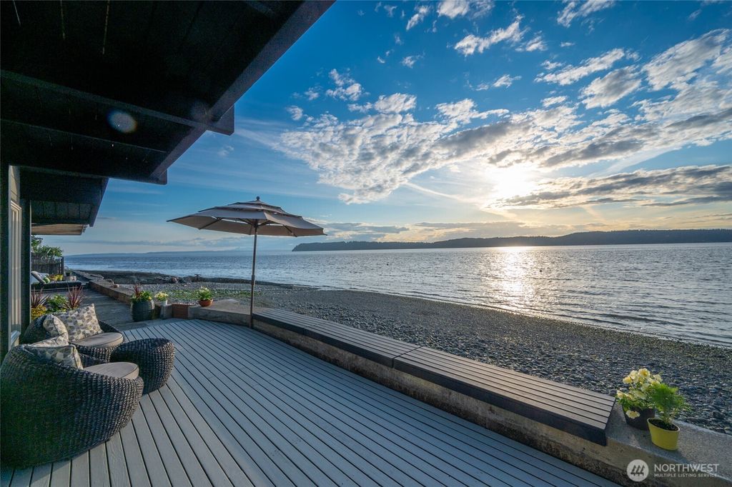 Photo of 8200 Naketa Beach Walk, Mukilteo, WA 98275 (MLS # 2382938)