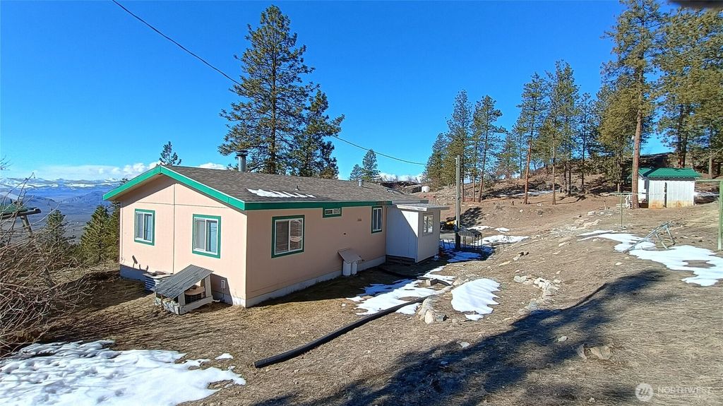 Photo of 28 Ridgeline Road, Tonasket, WA 98855 (MLS # 2495130)