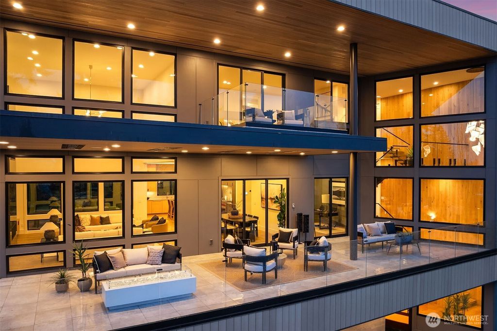 Photo of 9538 NE 1st Street, Bellevue, WA 98004 (MLS # 2354140)