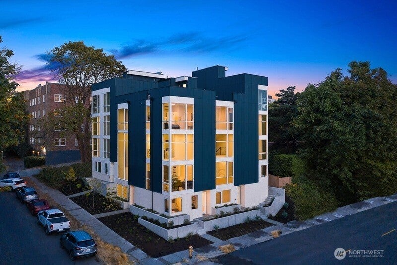 Photo of 1509 E Olive Street, Seattle, WA 98122 (MLS # 2582781)
