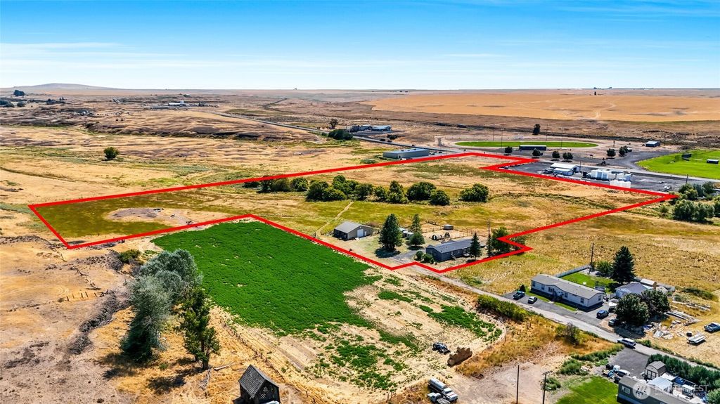 Photo of 749 NE North Ave Ave, Wilbur, WA 99185 (MLS # 2488094)