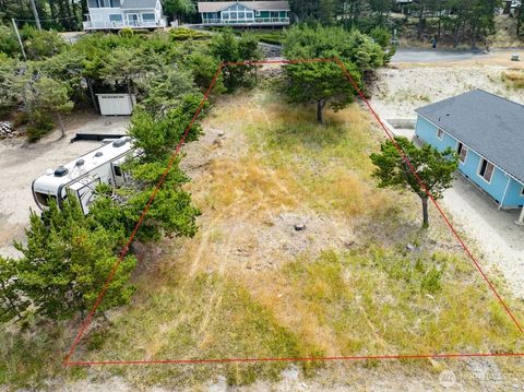 Photo of 34010 J PL Pl, Ocean Park, WA 98640 (MLS # 2496240)