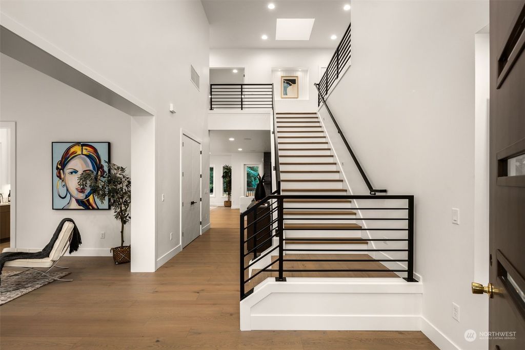 Photo of 11821 SE 84th Street, Newcastle, WA 98056 (MLS # 2174130)