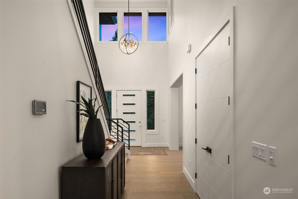 Photo of 11821 SE 84th Street, Newcastle, WA 98056 (MLS # 2174130)