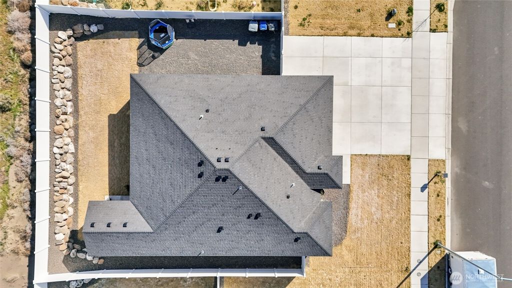 Photo of 4716 W Thrush Street, Moses Lake, WA 98837 (MLS # 2500794)