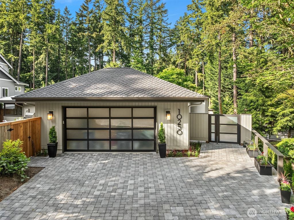 Photo of 10250 SE 21st Street, Bellevue, WA 98004 (MLS # 2416619)