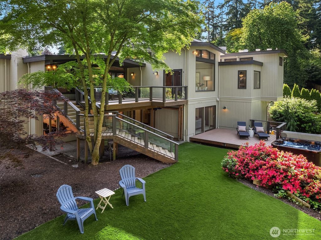 Photo of 10250 SE 21st Street, Bellevue, WA 98004 (MLS # 2416619)