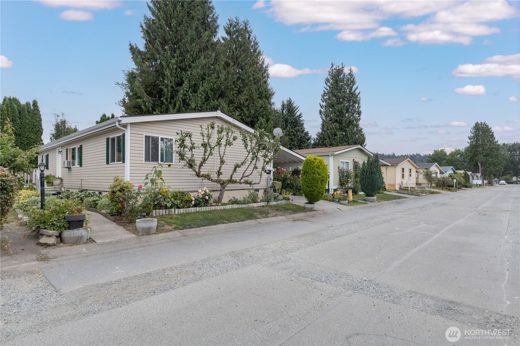 Photo of 607 SE 37th Street #94, Auburn, WA 98002 (MLS # 2575284)