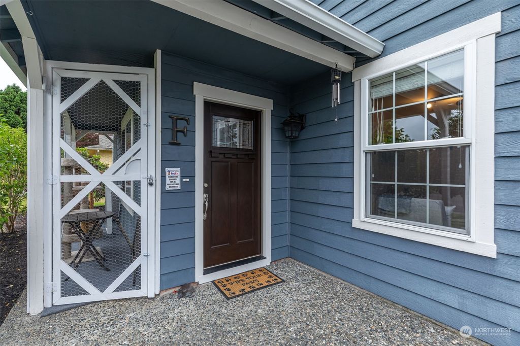 Photo of 704 20th Street, Snohomish, WA 98290 (MLS # 2126654)
