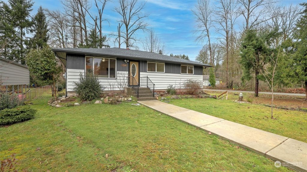 Photo of 17356 SE 135th Street, Renton, WA 98059 (MLS # 2193408)