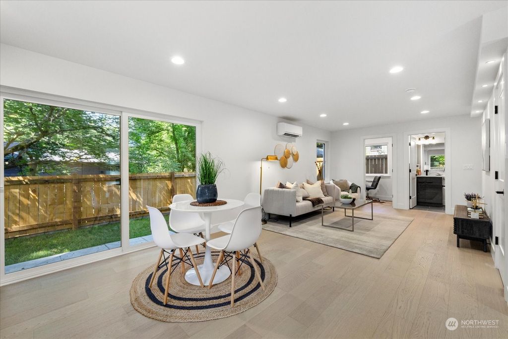 Photo of 1250 NE 104th Street, Seattle, WA 98125 (MLS # 2328188)