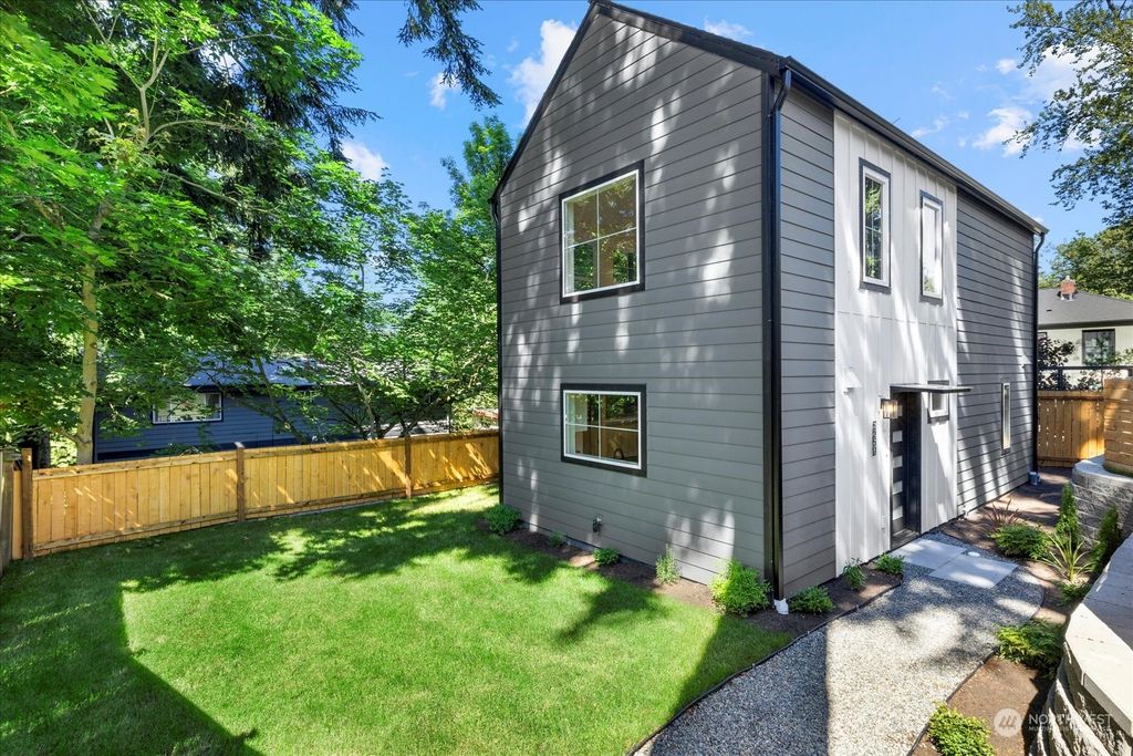 Photo of 1250 NE 104th Street, Seattle, WA 98125 (MLS # 2328188)