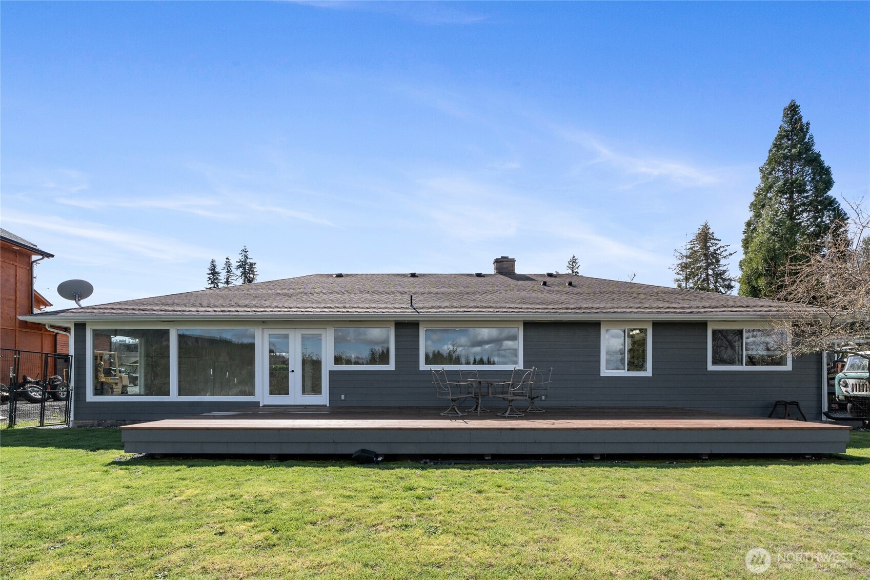 406 Ridge Road W