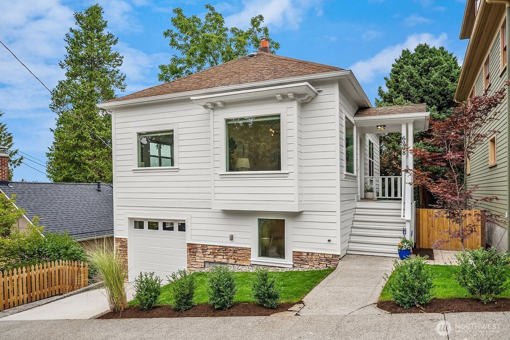 Photo of 6208 Fremont Avenue N, Seattle, WA 98103 (MLS # 2432887)