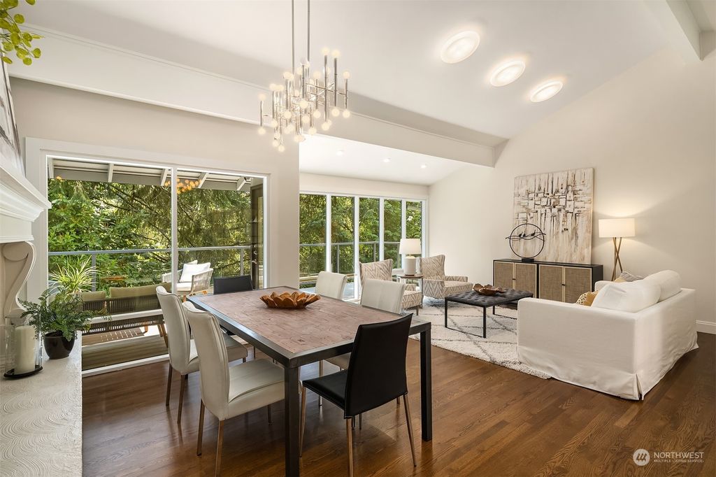 Photo of 9511 SE 43rd Street, Mercer Island, WA 98040 (MLS # 2068198)