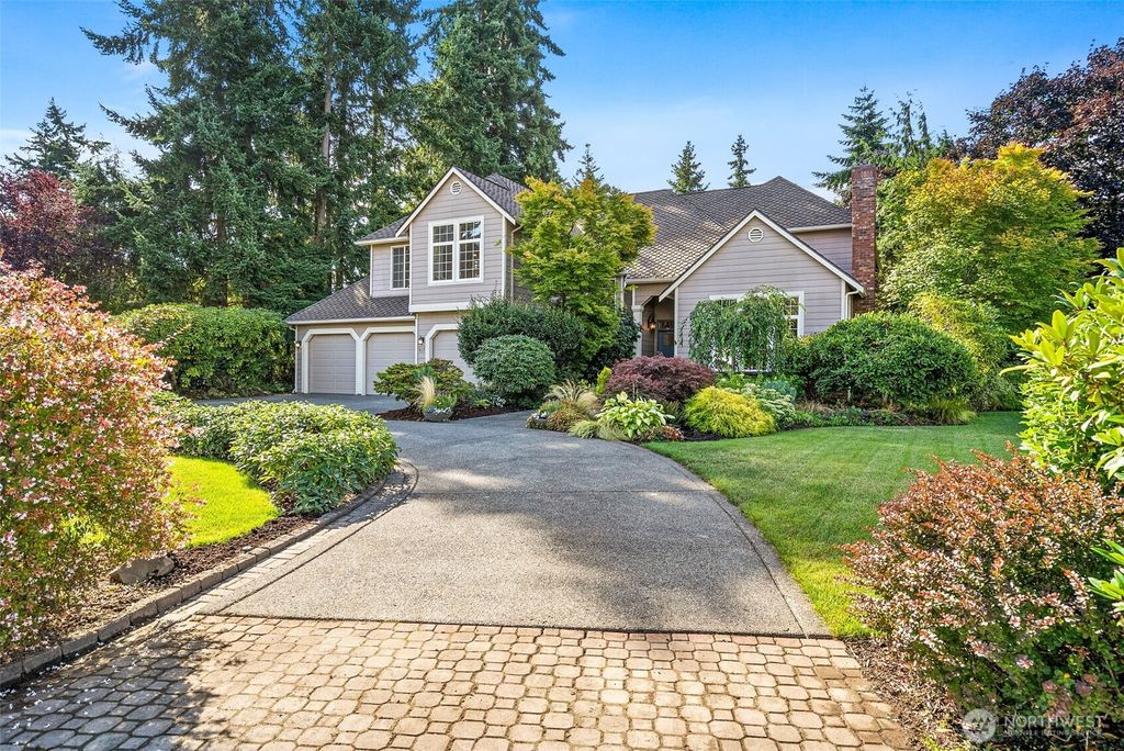 Photo of 417 SW 350th Place, Federal Way, WA 98023 (MLS # 2419877)