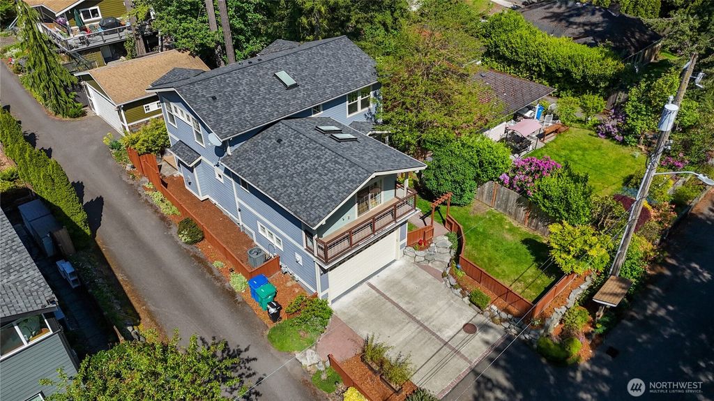 Photo of 15255 Fremont Avenue N, Shoreline, WA 98133 (MLS # 2381572)