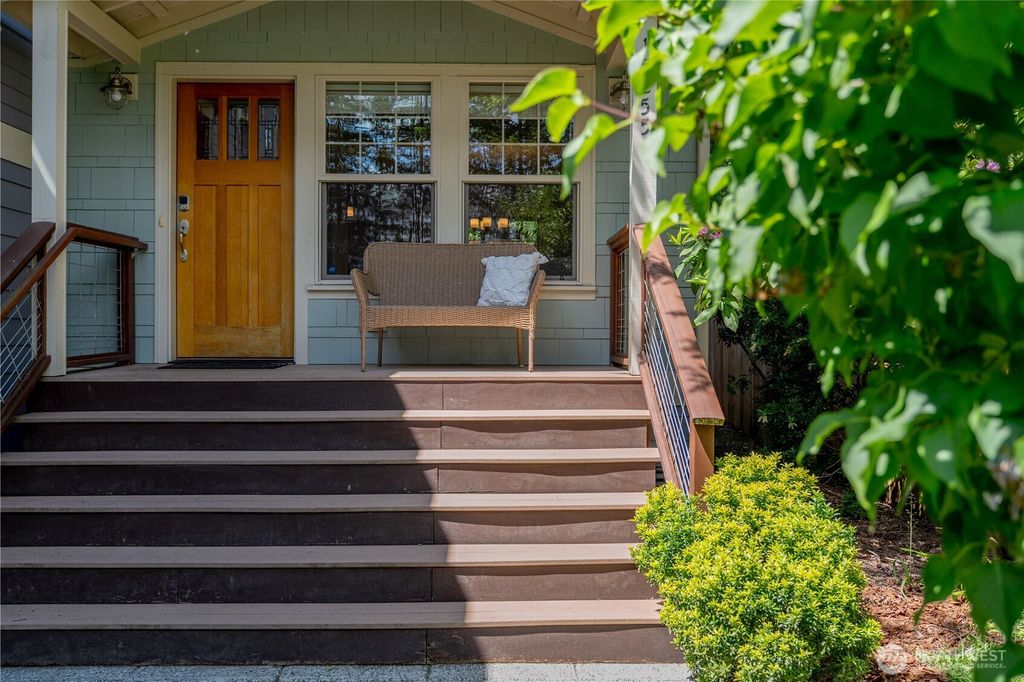 Photo of 15255 Fremont Avenue N, Shoreline, WA 98133 (MLS # 2381572)