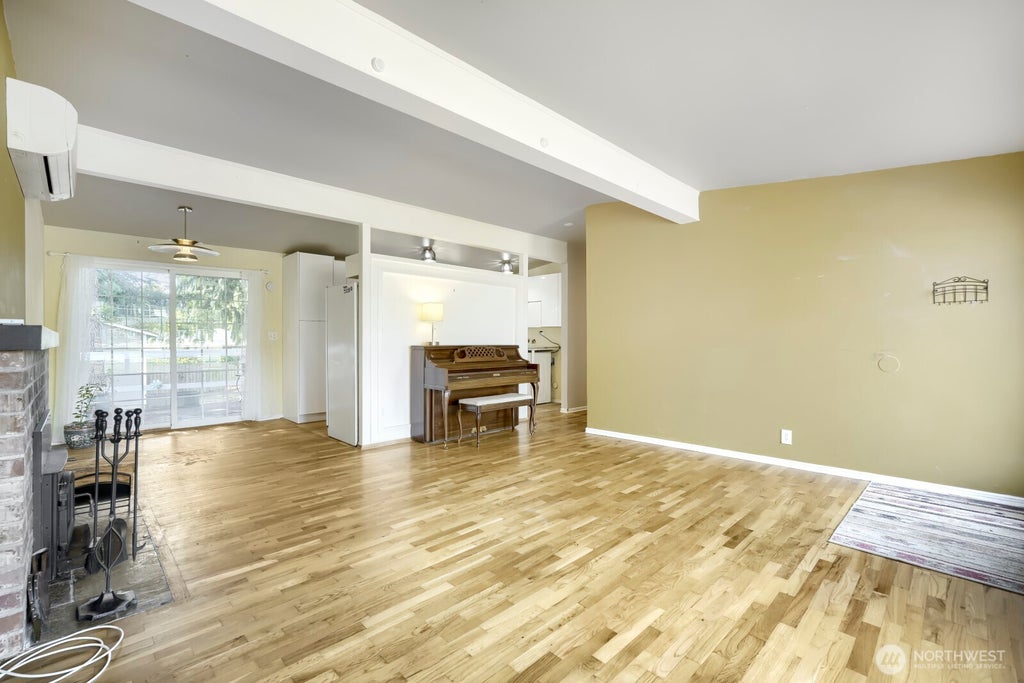 Photo of 3707 SW 105th Street, Seattle, WA 98146 (MLS # 2573624)