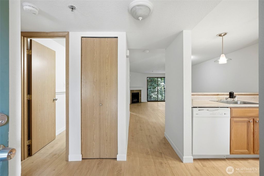 Photo of 25131 98th Place S #B205, Kent, WA 98030 (MLS # 2554901)