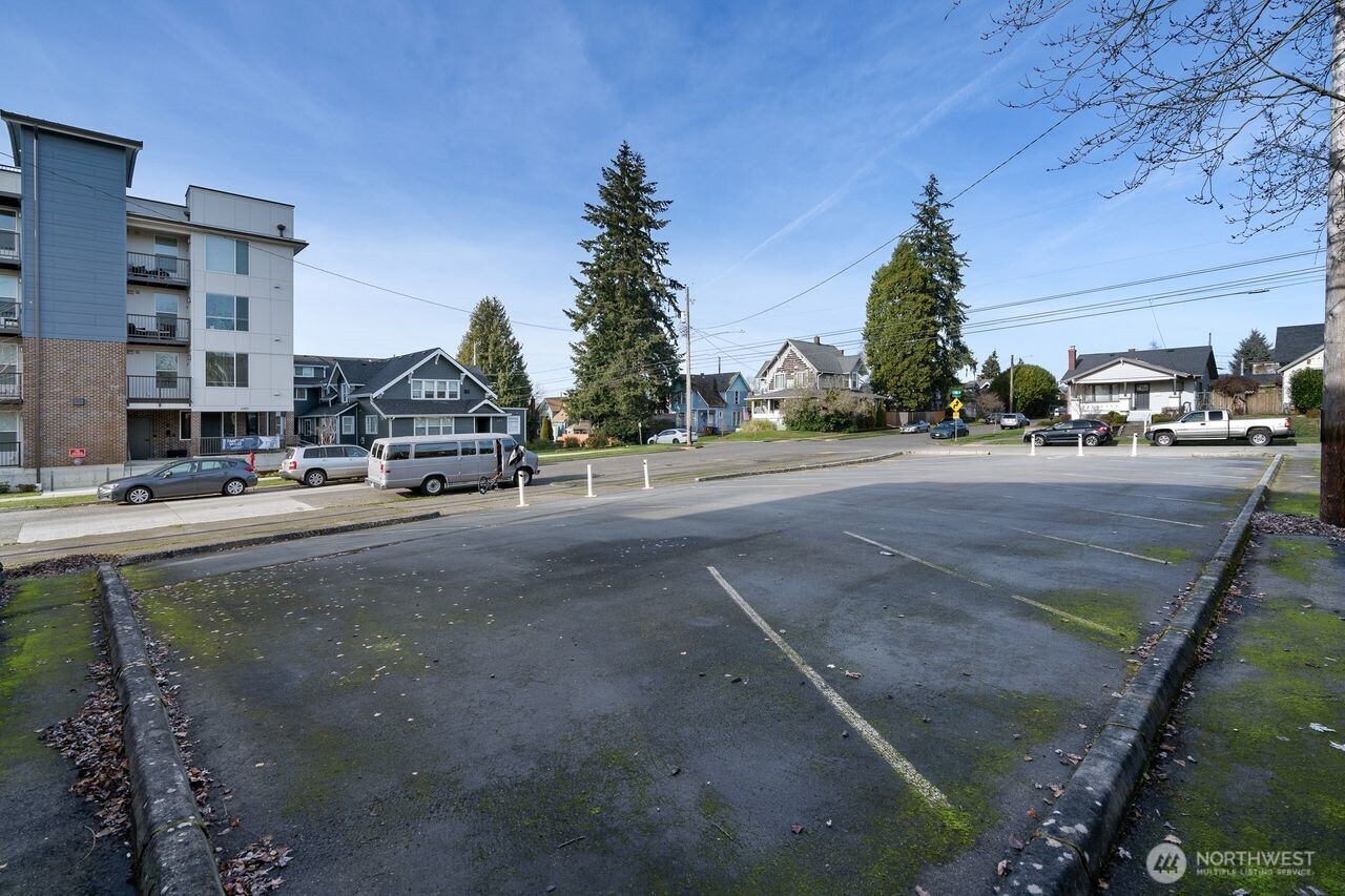 641 N Trafton