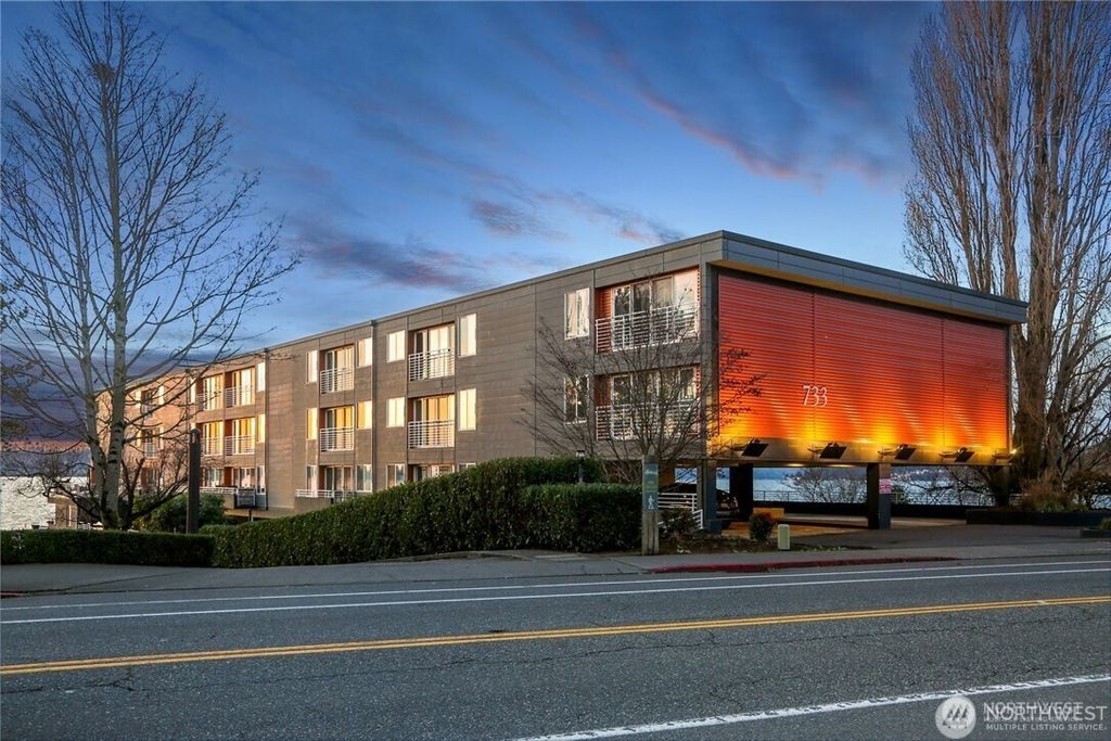 Photo of 733 Lake Street S #101, Kirkland, WA 98033 (MLS # 2474912)