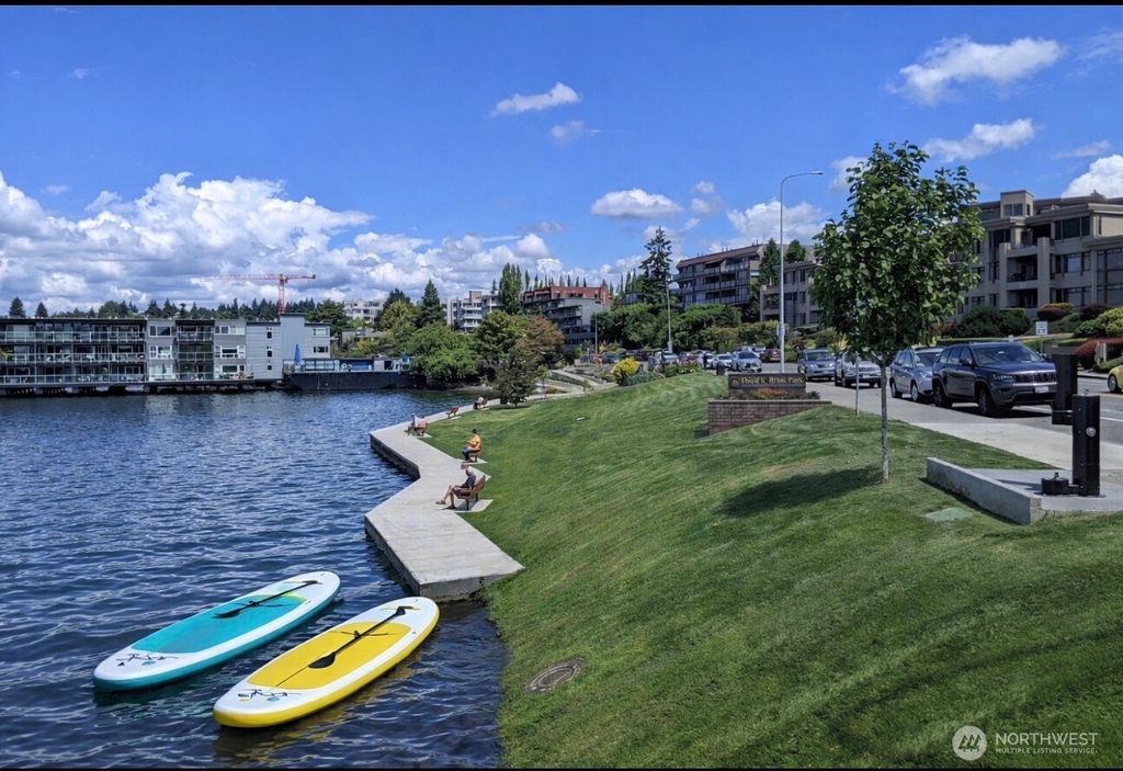 Photo of 733 Lake Street S #101, Kirkland, WA 98033 (MLS # 2474912)