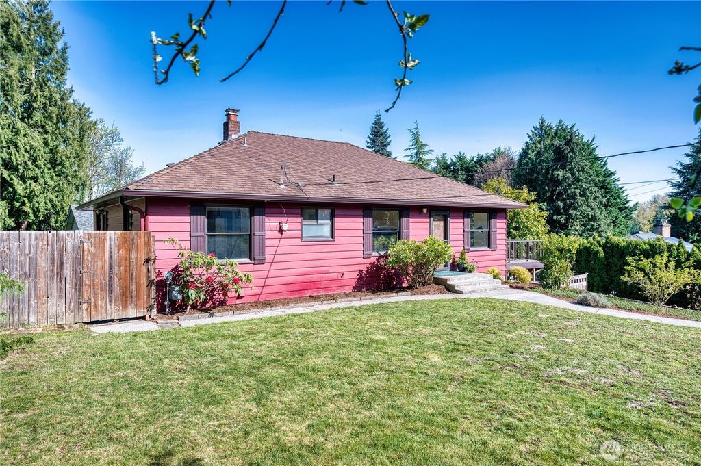 Photo of 19512 53rd Avenue NE, Lake Forest Park, WA 98155 (MLS # 2343209)