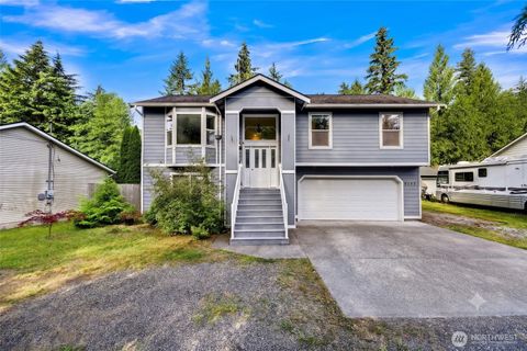 Photo of 642 Sprague Valley Drive, Maple Falls, WA 98266 (MLS # 2545103)