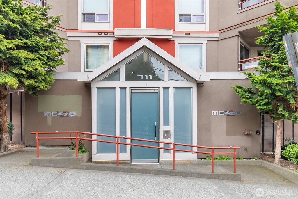 Photo of 711 E Denny Way #303, Seattle, WA 98122 (MLS # 2438248)