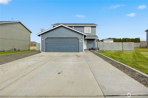 Photo of 8615 Stutz Drive, Pasco, WA 99301 (MLS # 2448223) Photo of 8615 Stutz Drive, Pasco, WA 99301 (MLS # 2448223)
