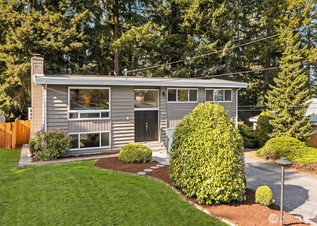 Photo of 5621 178th Place SW, Lynnwood, WA 98037 (MLS # 2526436)