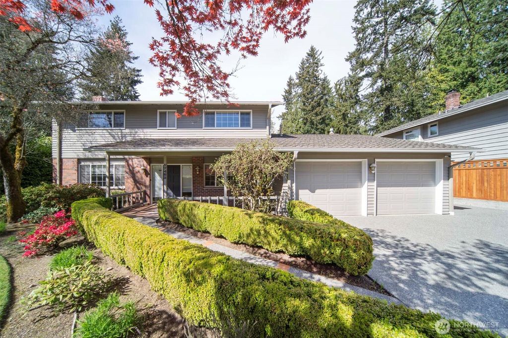 Photo of 17452 NE 12th Street, Bellevue, WA 98008 (MLS # 2529354)