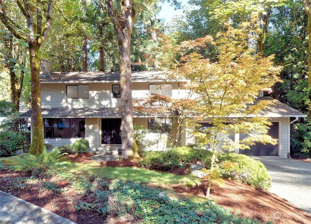 Photo of 18518 NE 25 Street, Redmond, WA 98052 (MLS # 2232412)