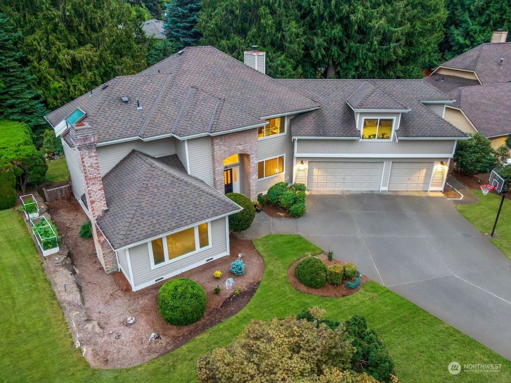 Photo of 2014 222nd Avenue NE, Sammamish, WA 98074 (MLS # 2149682)