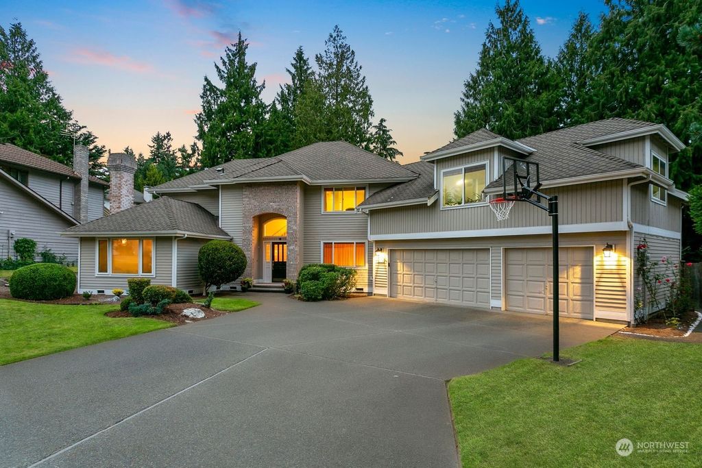 Photo of 2014 222nd Avenue NE, Sammamish, WA 98074 (MLS # 2149682)