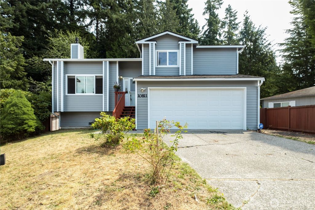 Photo of 10811 10th Drive SE, Everett, WA 98208 (MLS # 2416402)